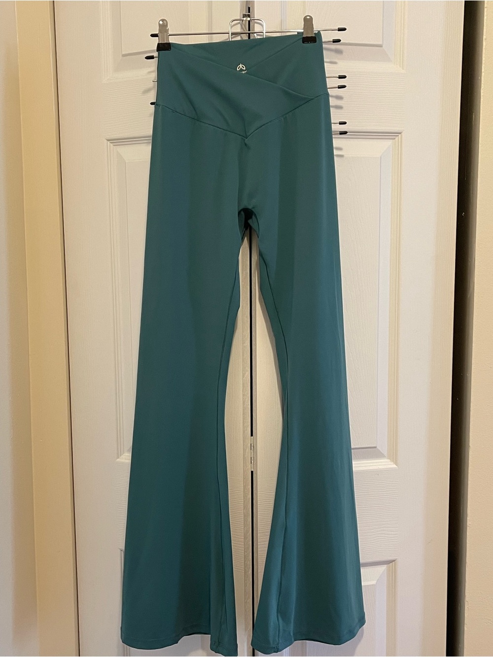 Teal Flare Leggings with V-Waistband - Unbranded